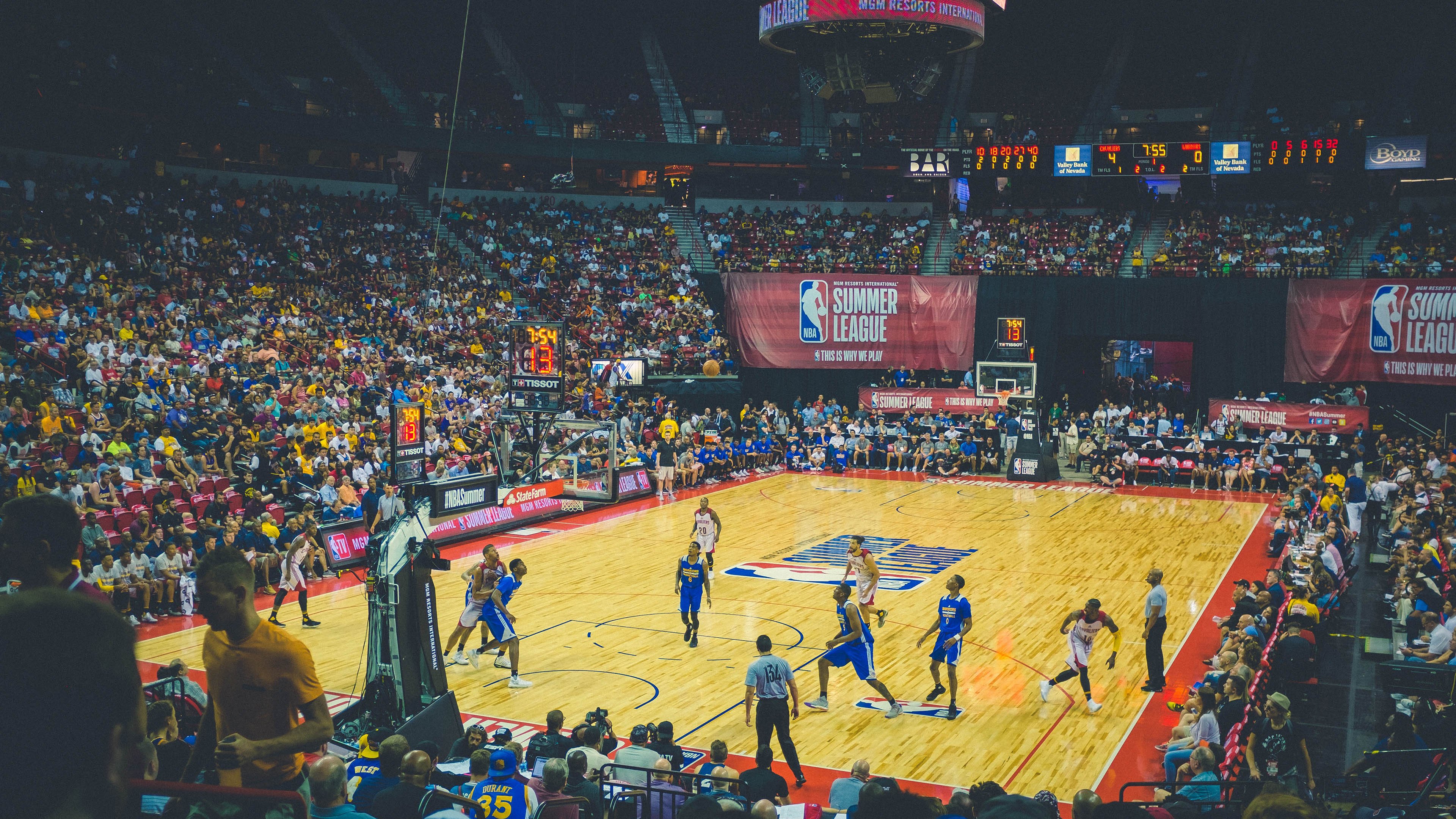 乔·波尔曼的快速进攻和精准传球帮助袋鼠队赢得关键比赛,乔治波尔第