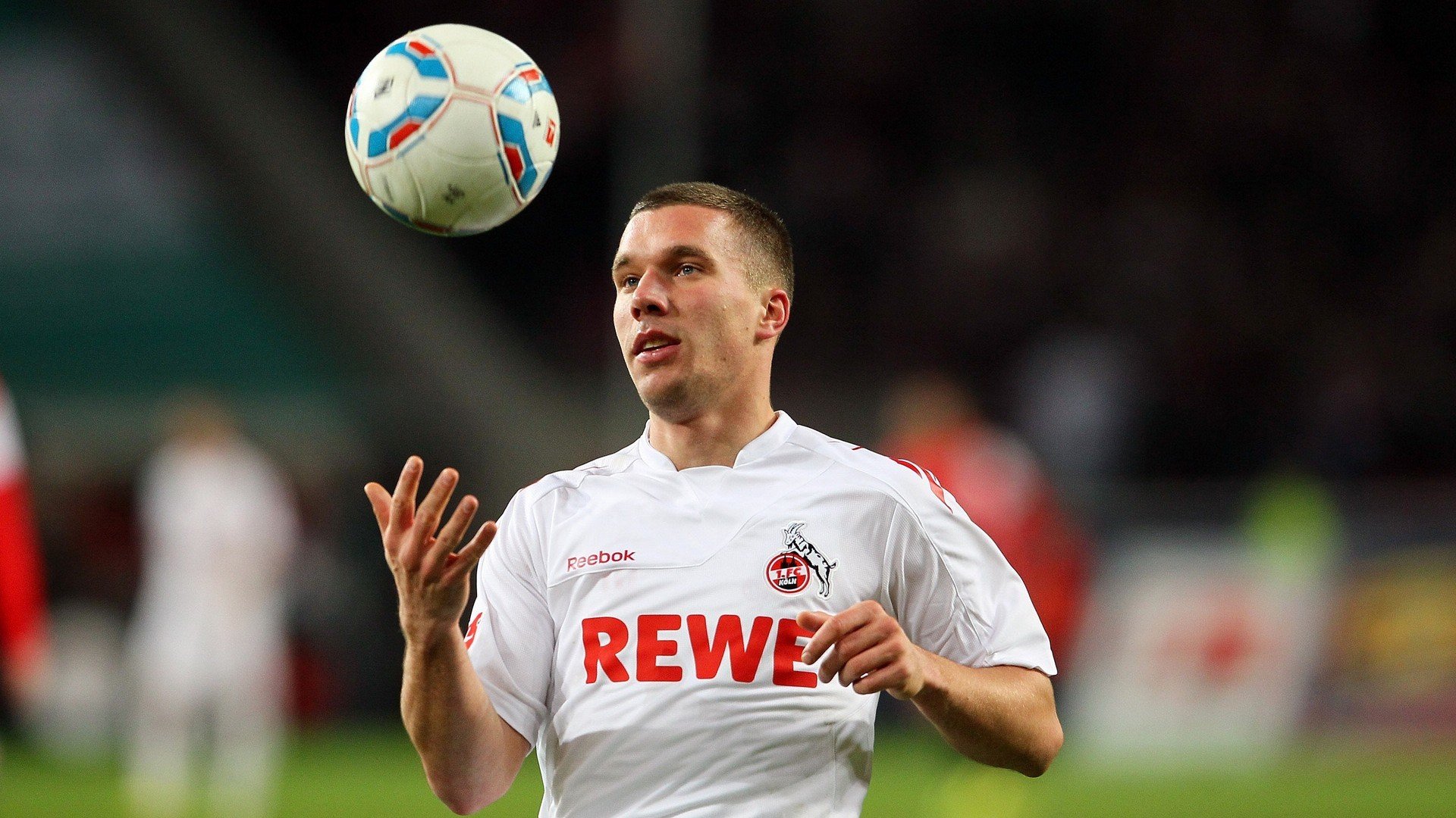 以足球为主题的数字创新城市空间持续丰富，打造未来城市名片，以足球为主题的创意画