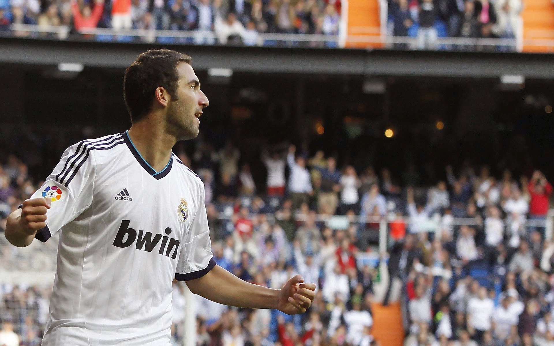 仰泳冲刺吉尔吉斯斯坦选手状态稳定,人生贵相如何必金与钱